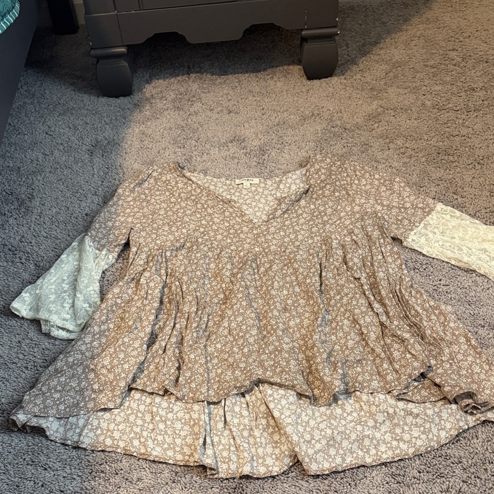 Umgee Beige Floral Blouse
